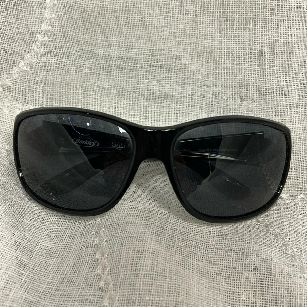 Bundle of 5 pairs of sunglasses